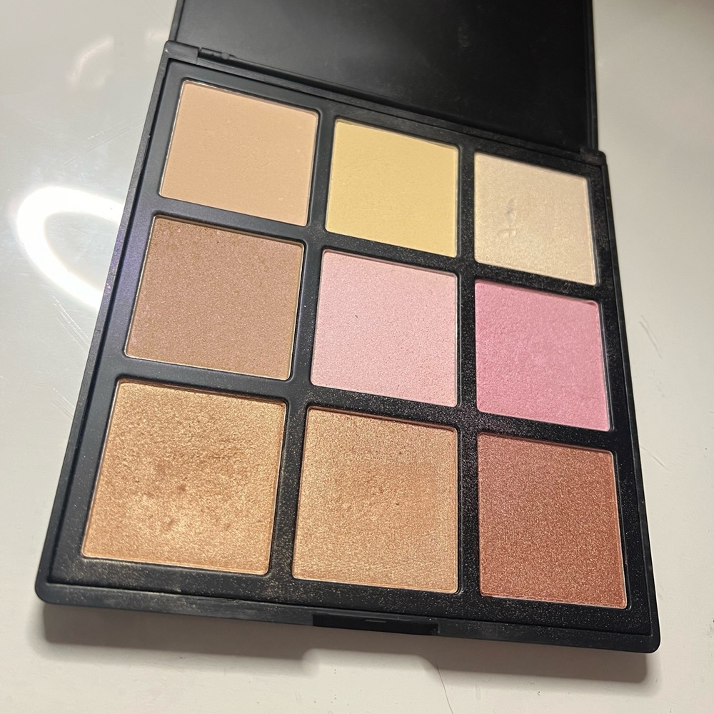 Morphe X Deysi Danger Highlighter Palette
